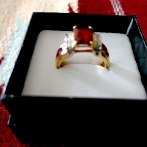 10k Garnet & Diamond ring - size 7 1/4.